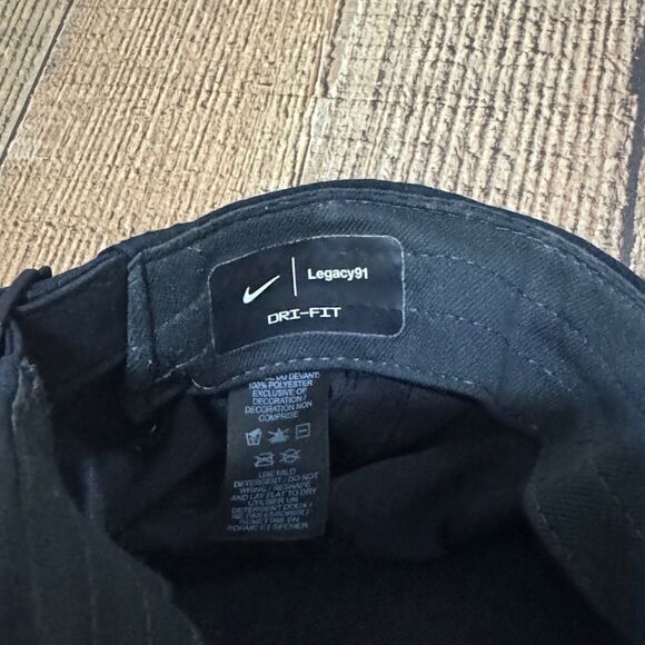 Nike Golf Hat Embroidered Swoosh Cap Black White Athletic Lightweight O/S 518707 - Picture 6 of 11